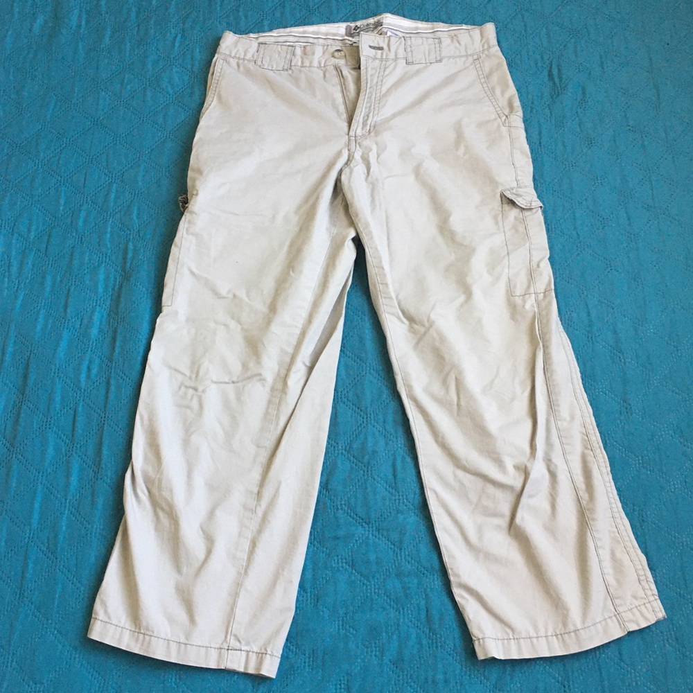 Size 8 cargo capri Columbia pants 🛍